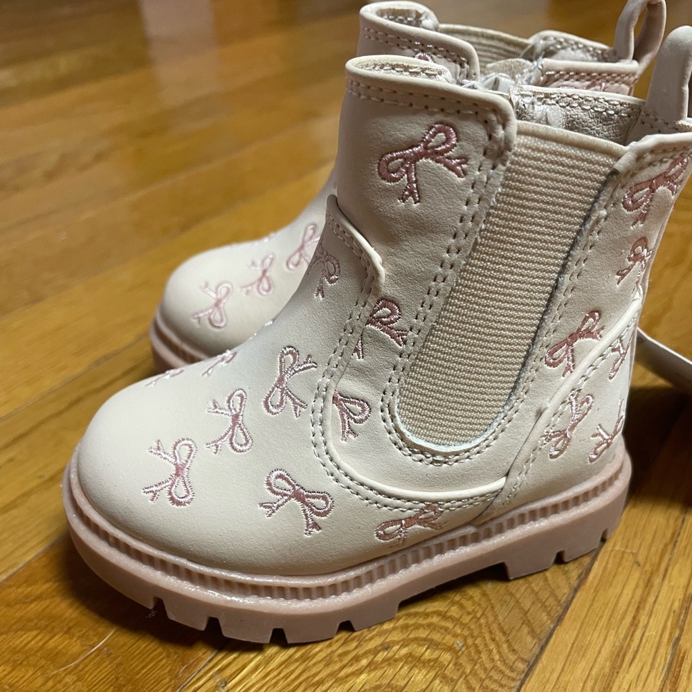 Chelsea boots with Pink Bows toddler size 3
